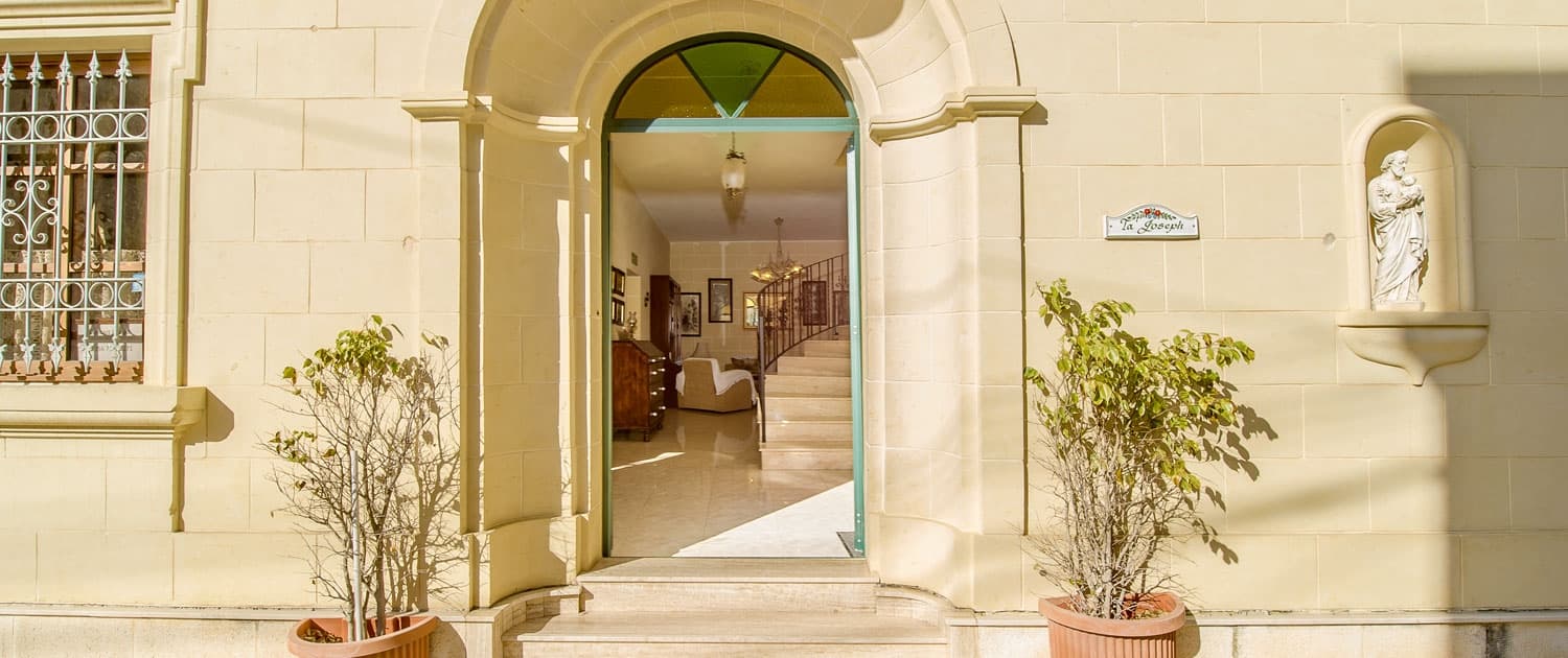 Staircase and courtyard, Ta' Joseph Terrace House